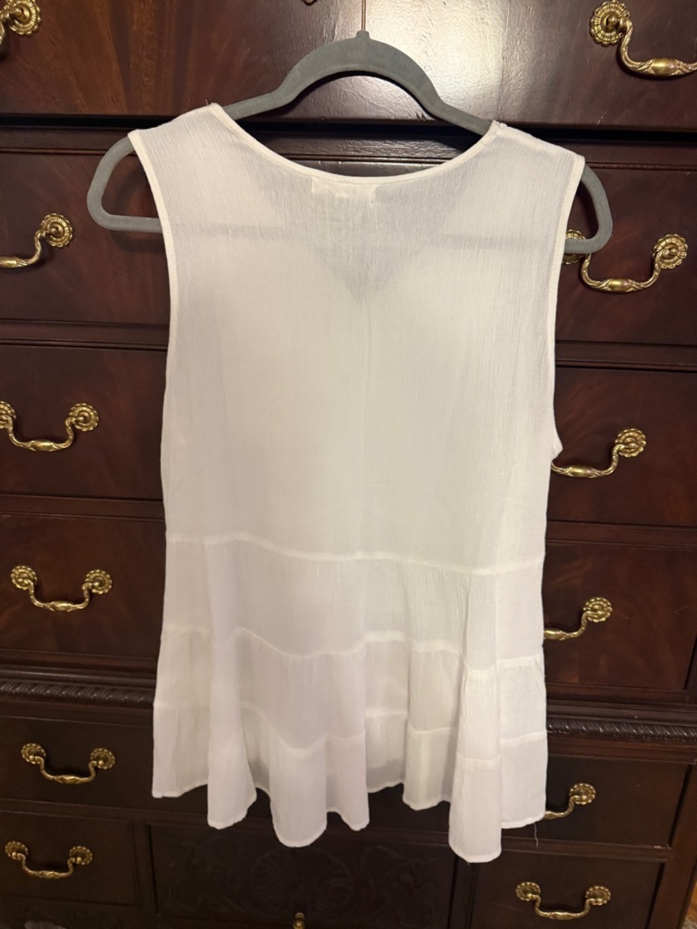 indigo soul White Sleeveless V-Neck Crochet-Panel Tank - Picture 3 of 4
